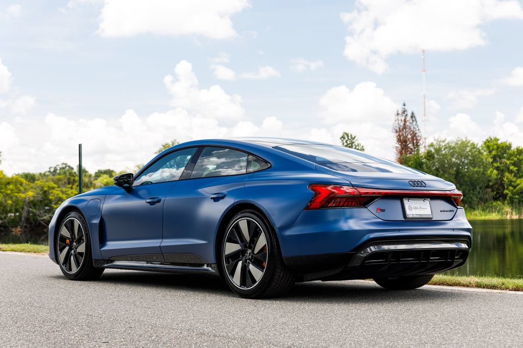 Used 2022 Audi RS e-tron GT w/ Carbon Performance Package AWD/4WD image 42