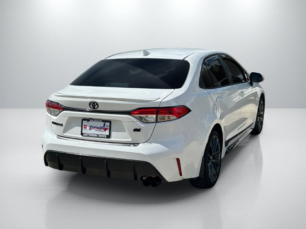 Certified 2026 Toyota Corolla SE FWD image 5