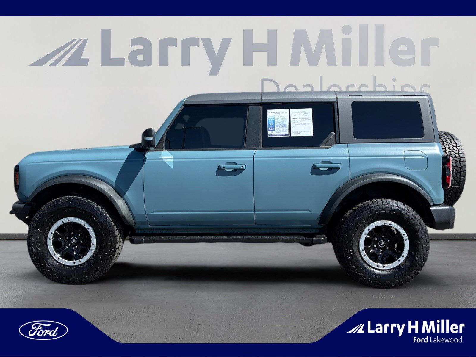 Used 2023 Ford Bronco Outer Banks w/ Sasquatch Package AWD/4WD image 2