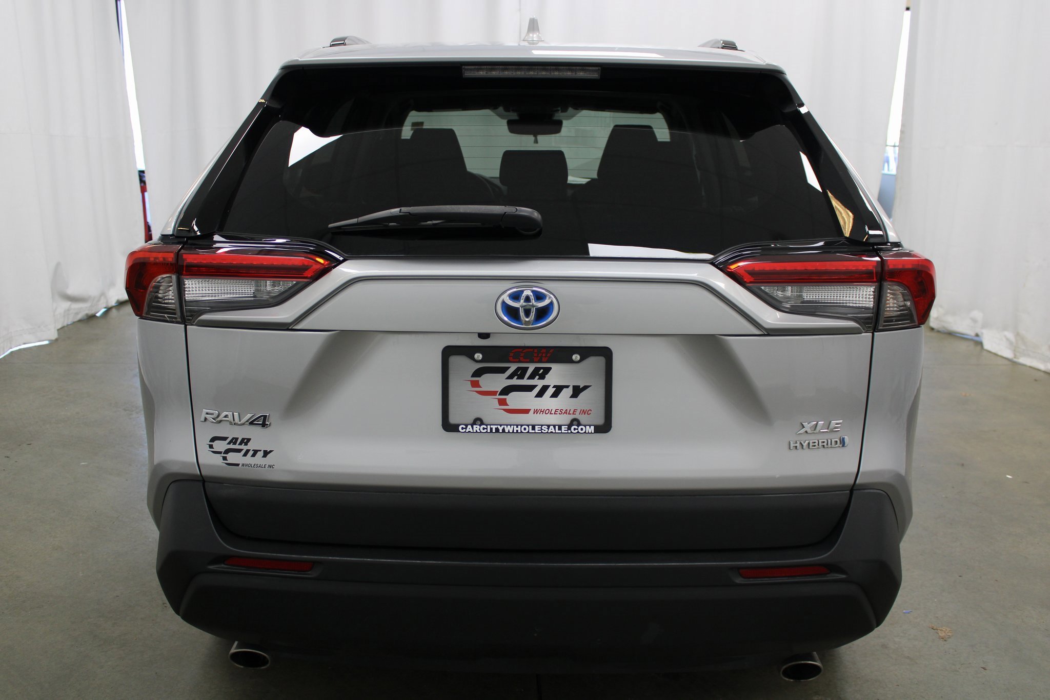 Used 2021 Toyota RAV4 XLE image 6