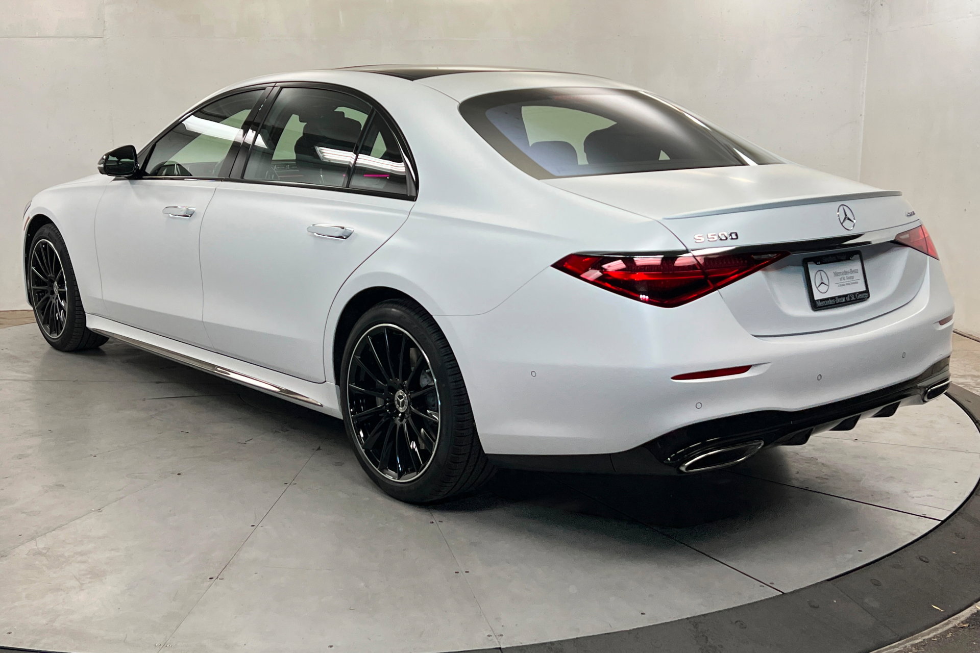 New 2026 Mercedes-Benz S 500 4MATIC image 3