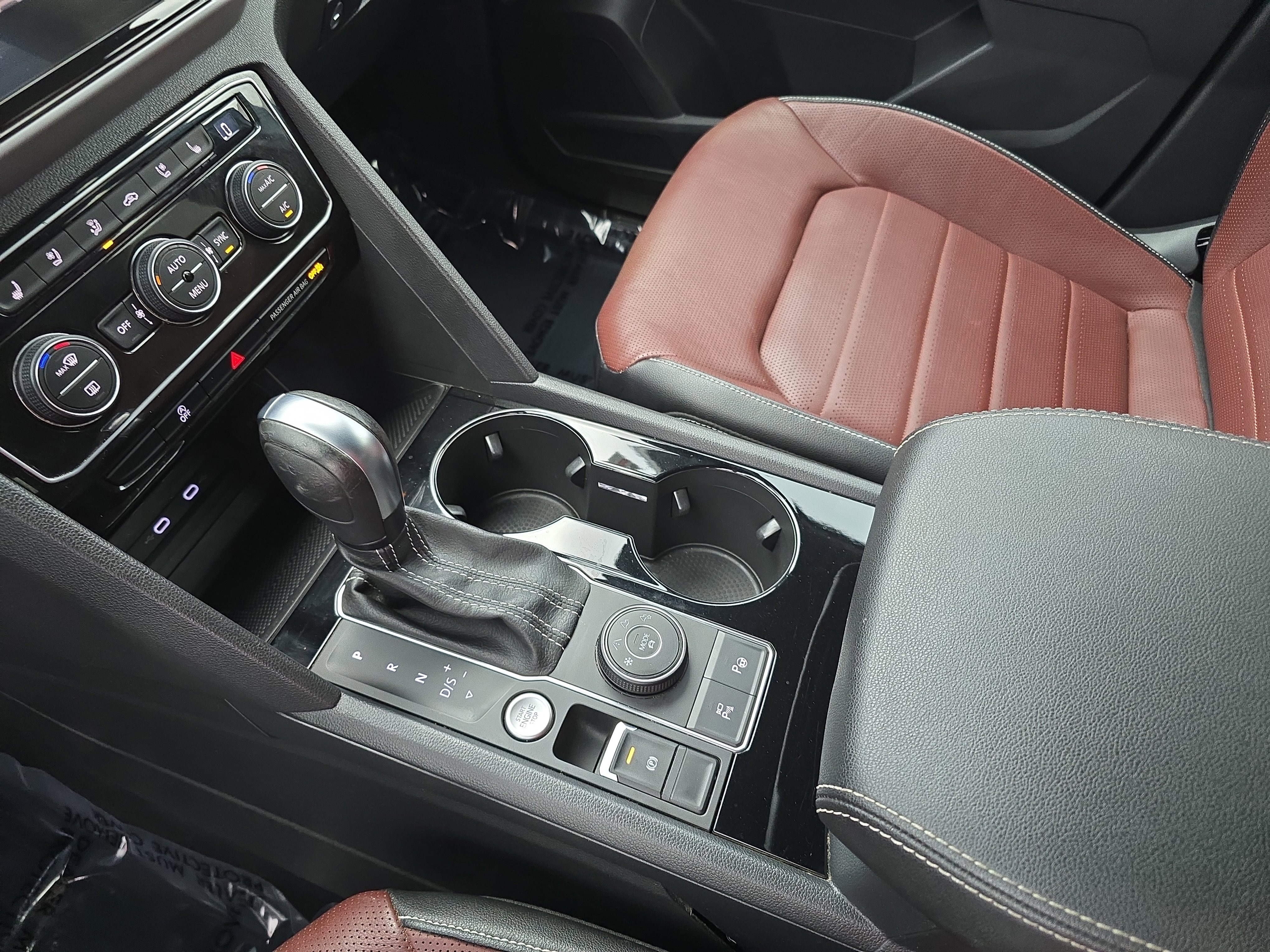 Used 2021 Volkswagen Atlas Cross Sport SEL Premium image 25