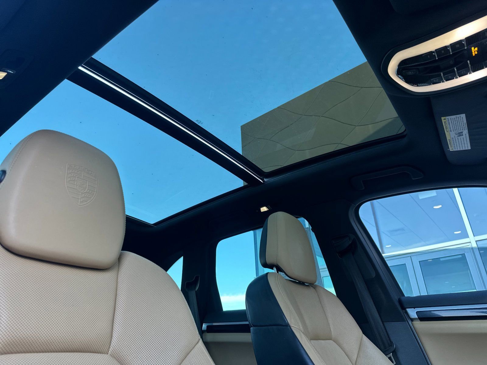 Used 2014 Porsche Cayenne Diesel AWD/4WD image 18