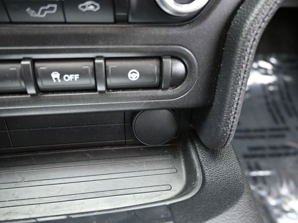 Used 2018 Ford Mustang EcoBoost w/ Ecoboost Performance Package image 24