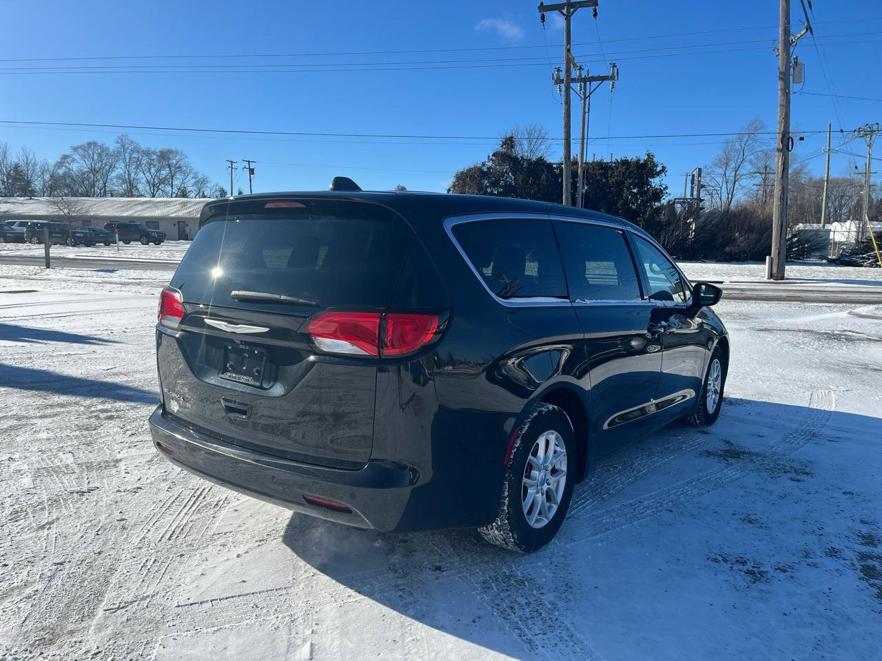 Used 2017 Chrysler Pacifica LX image 5