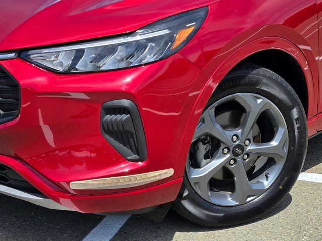 Certified 2023 Ford Escape ST-Line w/ Equipment Group 301A FWD image 9