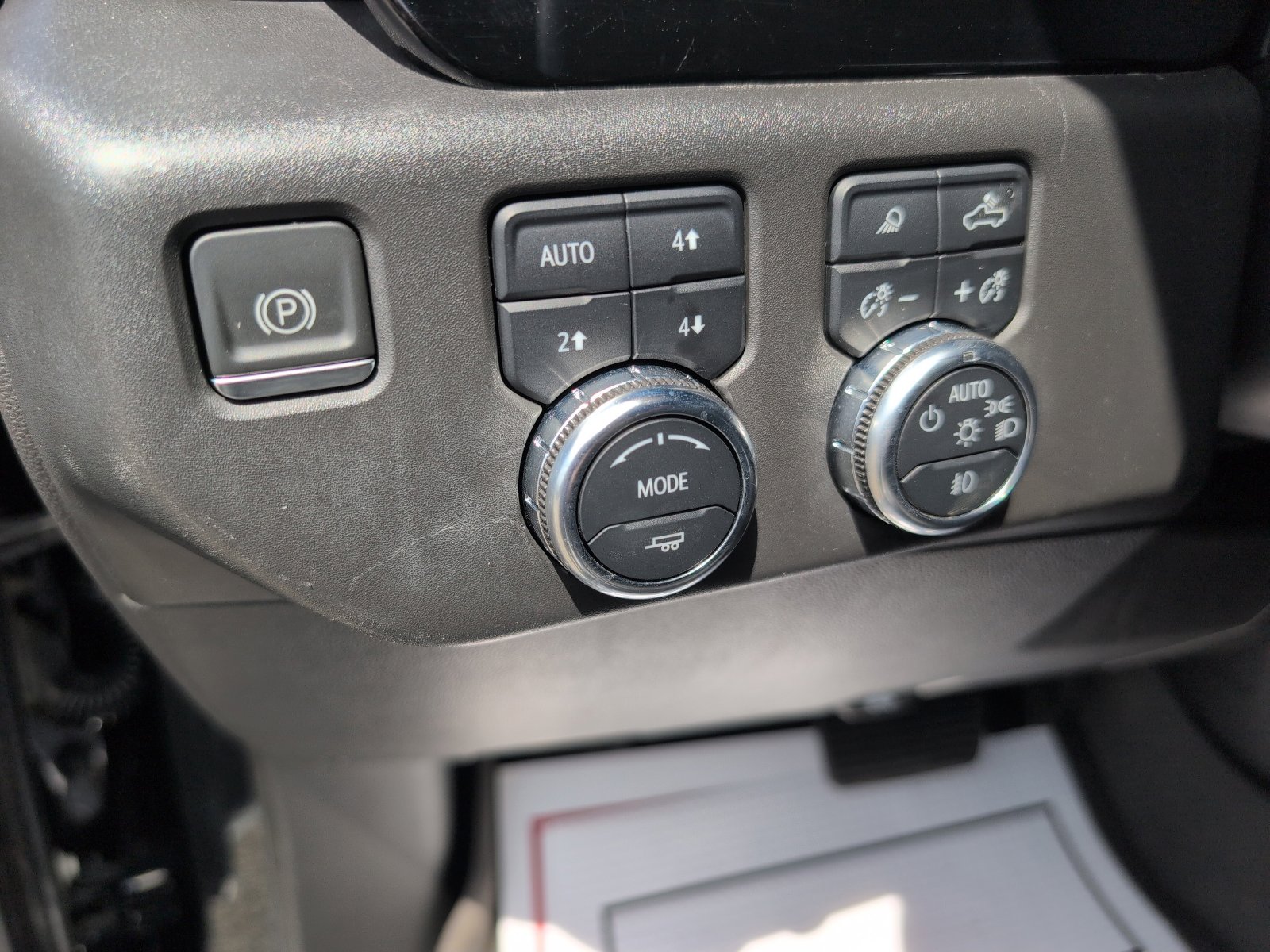 Used 2022 GMC Sierra 1500 SLT w/ SLT Convenience Package AWD/4WD image 19