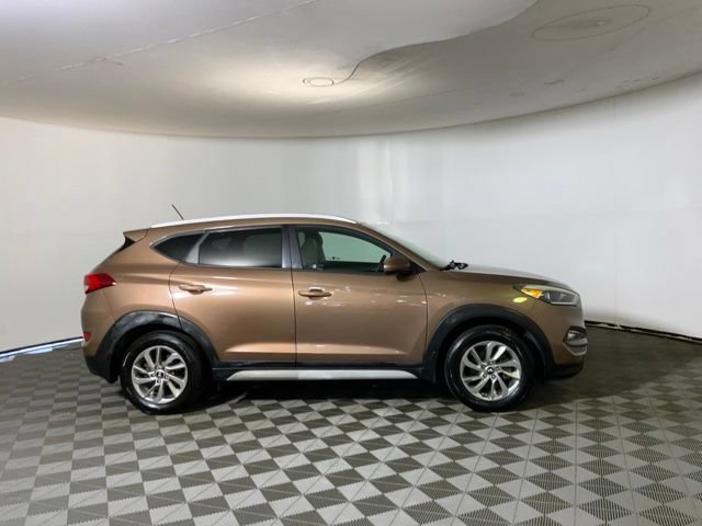 Used 2017 Hyundai Tucson SE w/ SE Popular Package 02 AWD/4WD image 4