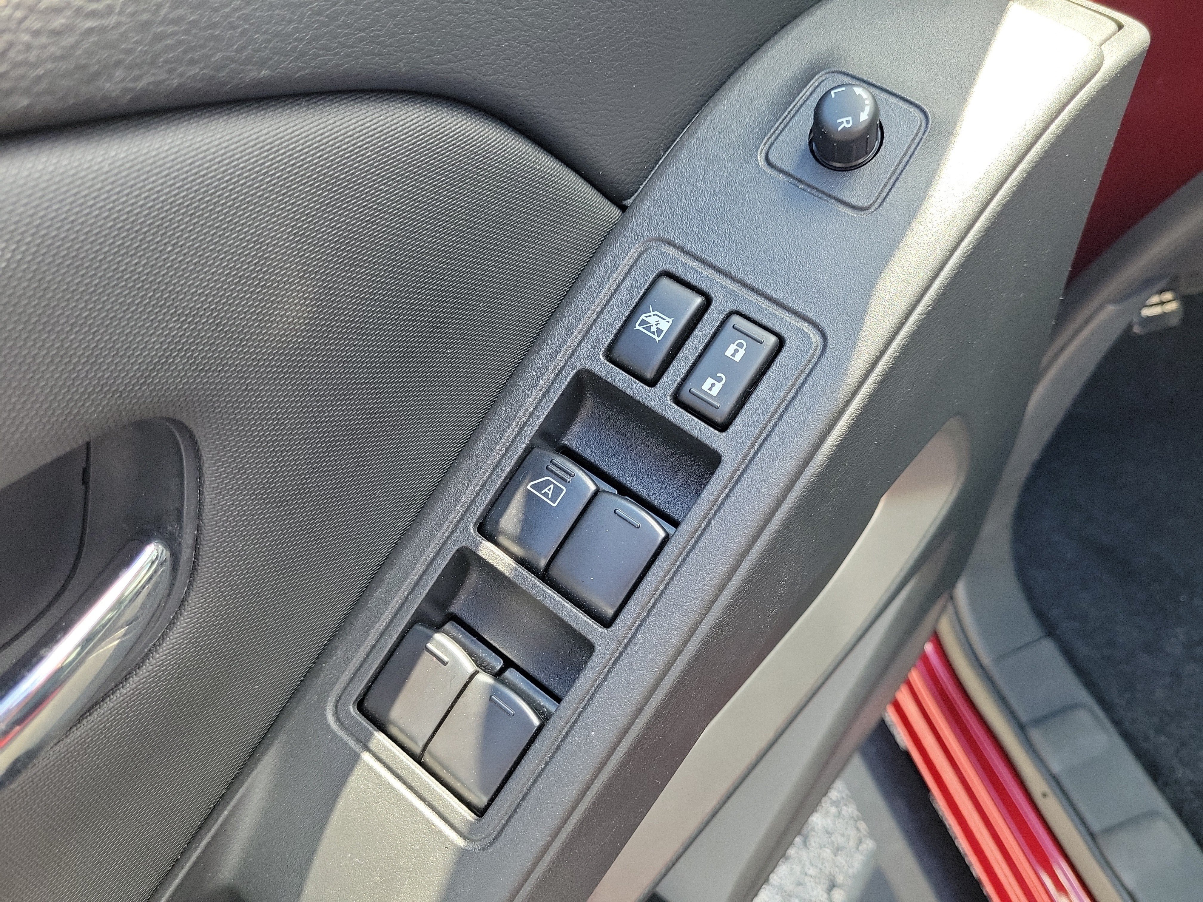Certified 2024 Nissan Frontier SV w/ SV Convenience Package RWD image 9