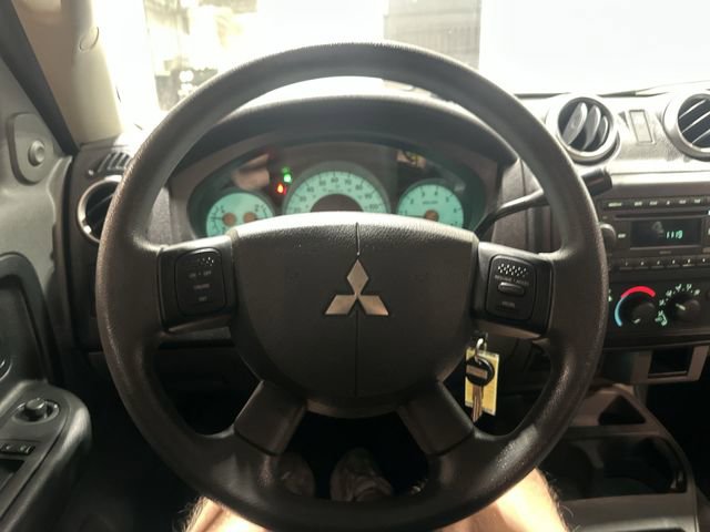 Used 2007 Mitsubishi Raider LS RWD image 15