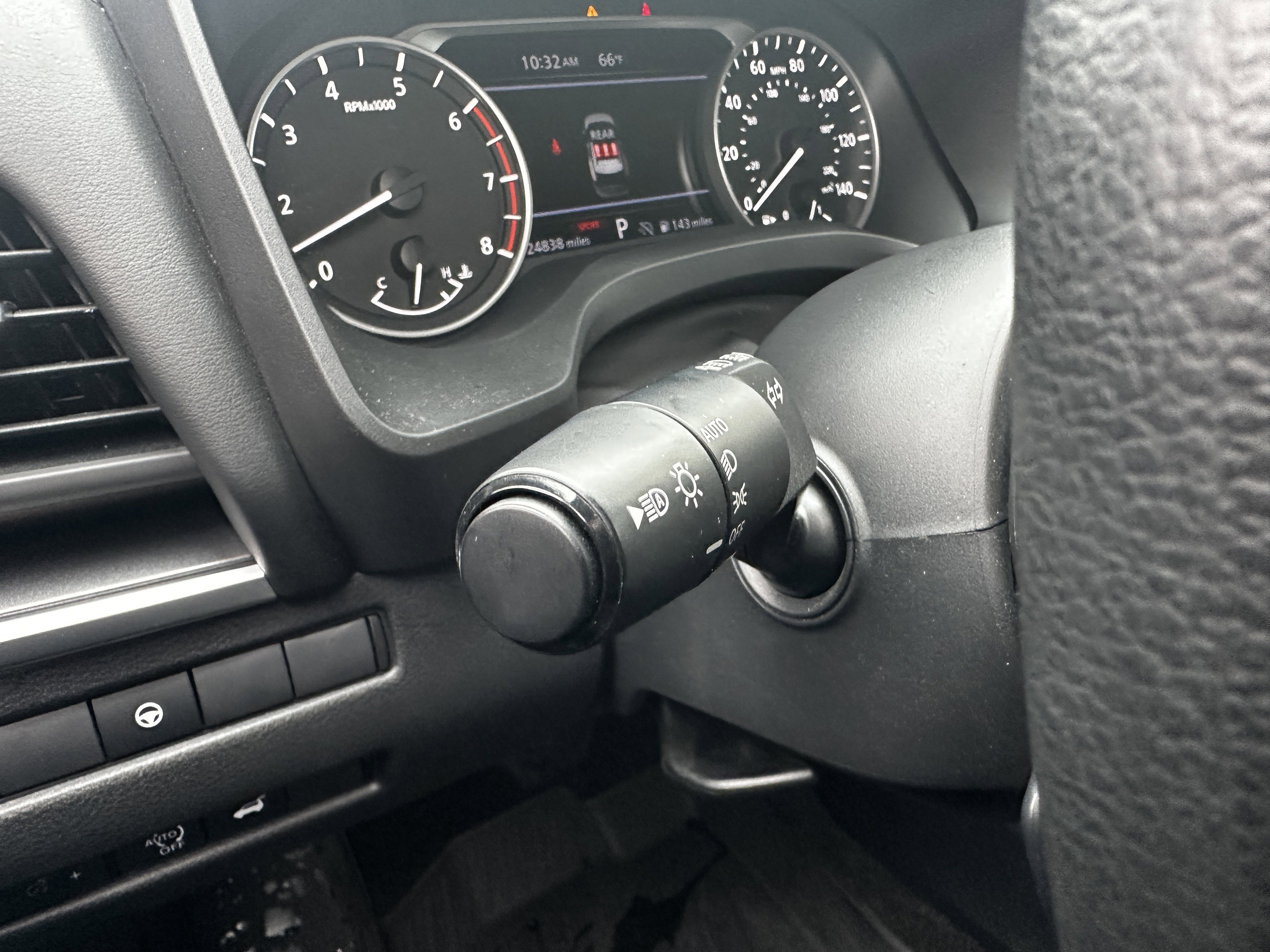 Used 2024 Nissan Rogue SV FWD image 16