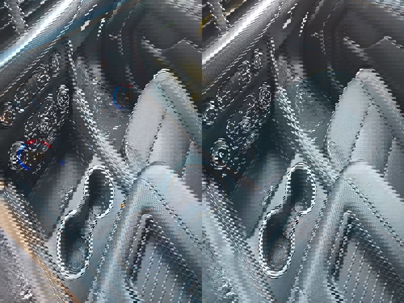 Used 2023 Chevrolet Suburban Premier image 26