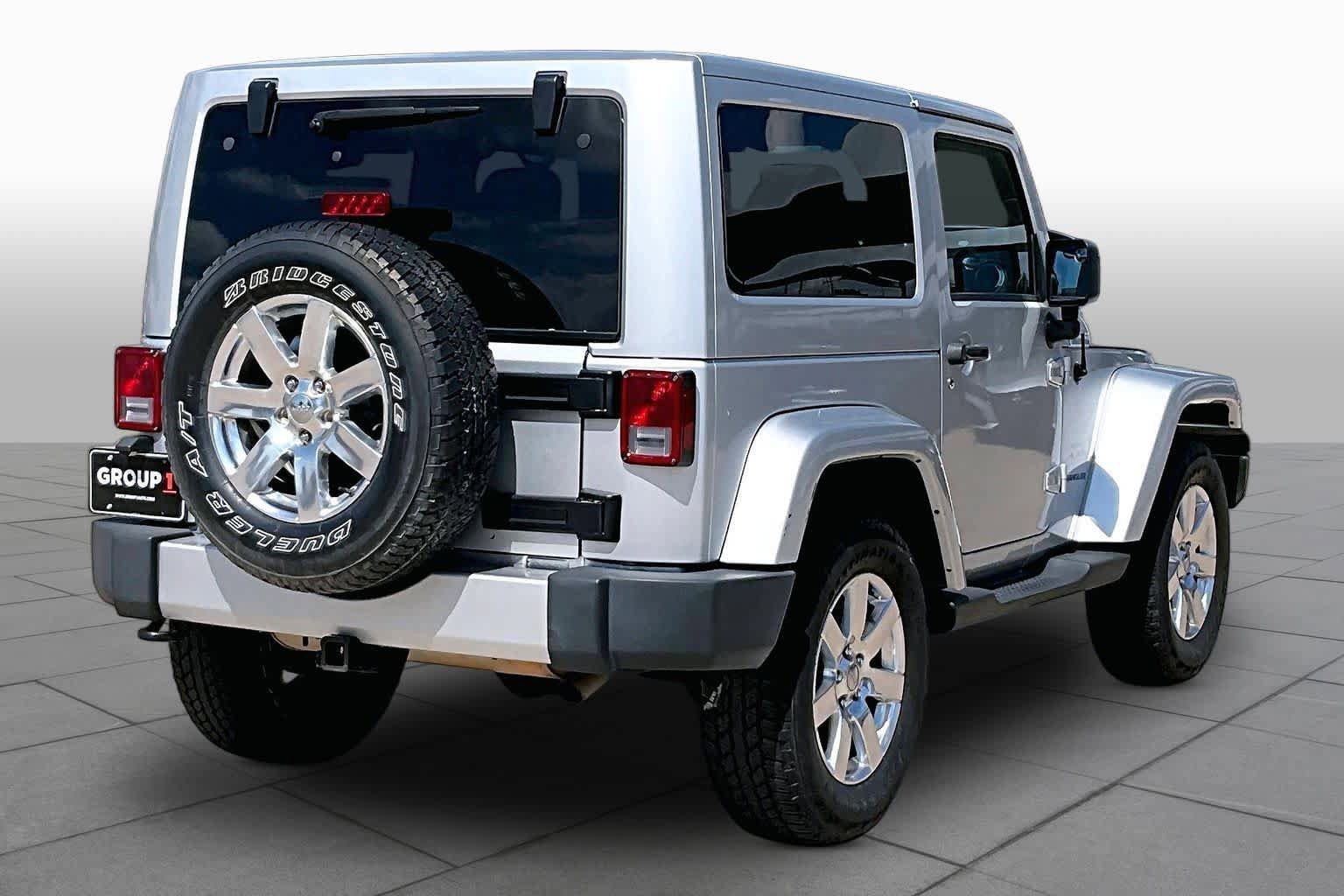Used 2012 Jeep Wrangler Sahara w/ Connectivity Group AWD/4WD image 11