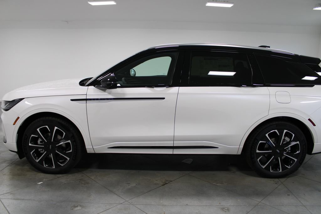 New 2026 Lincoln Nautilus Reserve image 5