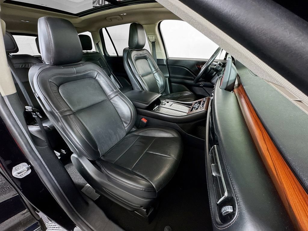 Used 2022 Lincoln Aviator Reserve AWD/4WD image 31