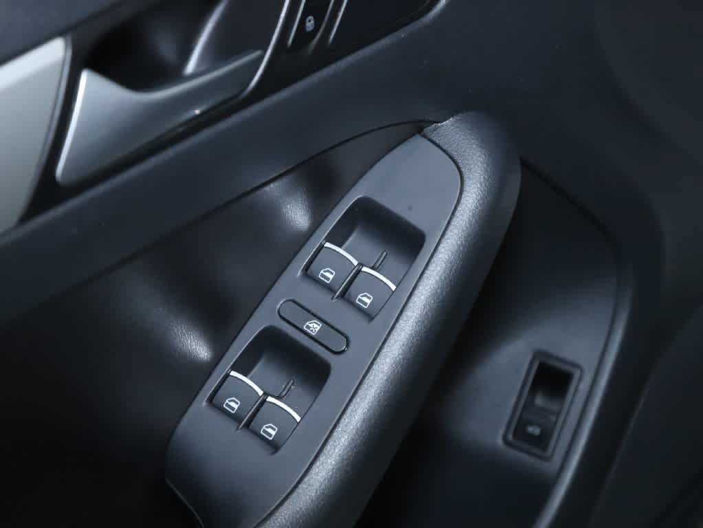 Used 2014 Volkswagen Jetta SE FWD image 16