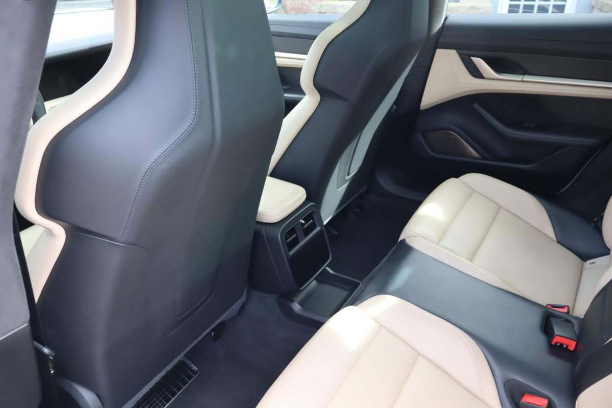 Used 2022 Porsche Taycan Turbo S AWD/4WD image 30