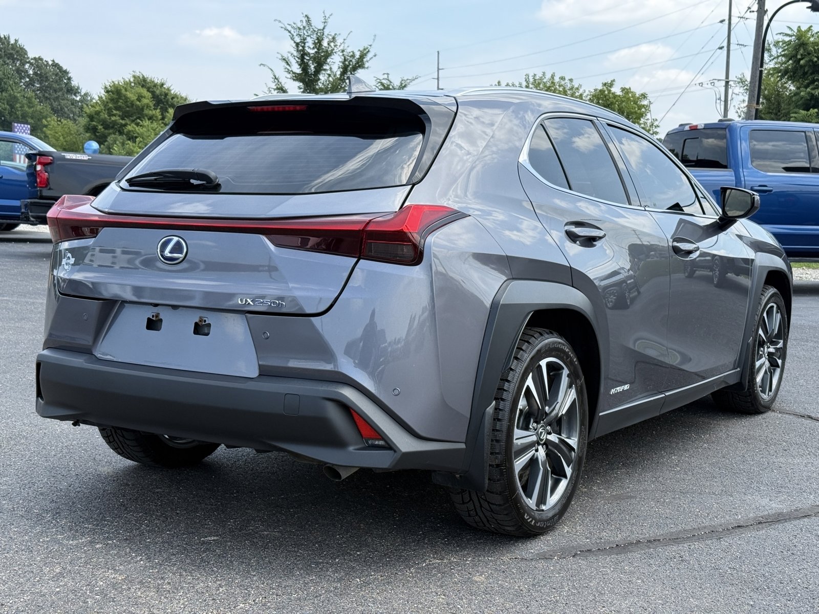 Used 2020 Lexus UX 250h w/ Luxury Package image 8