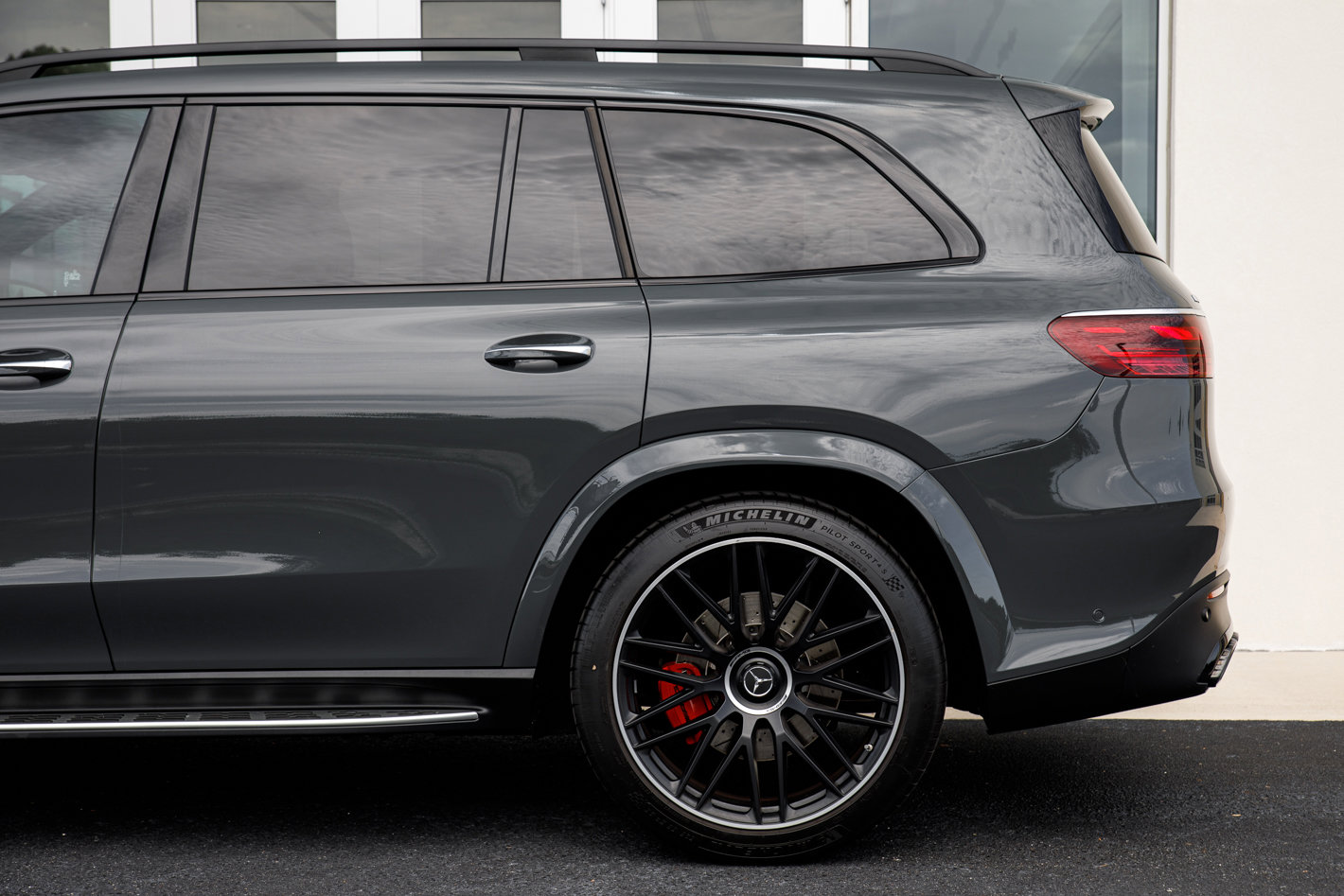 Used 2025 Mercedes-Benz GLS 63 AMG 4MATIC image 8