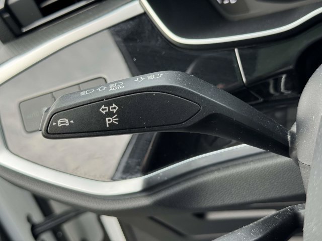Used 2025 Audi Q3 2.0T Premium AWD/4WD image 30