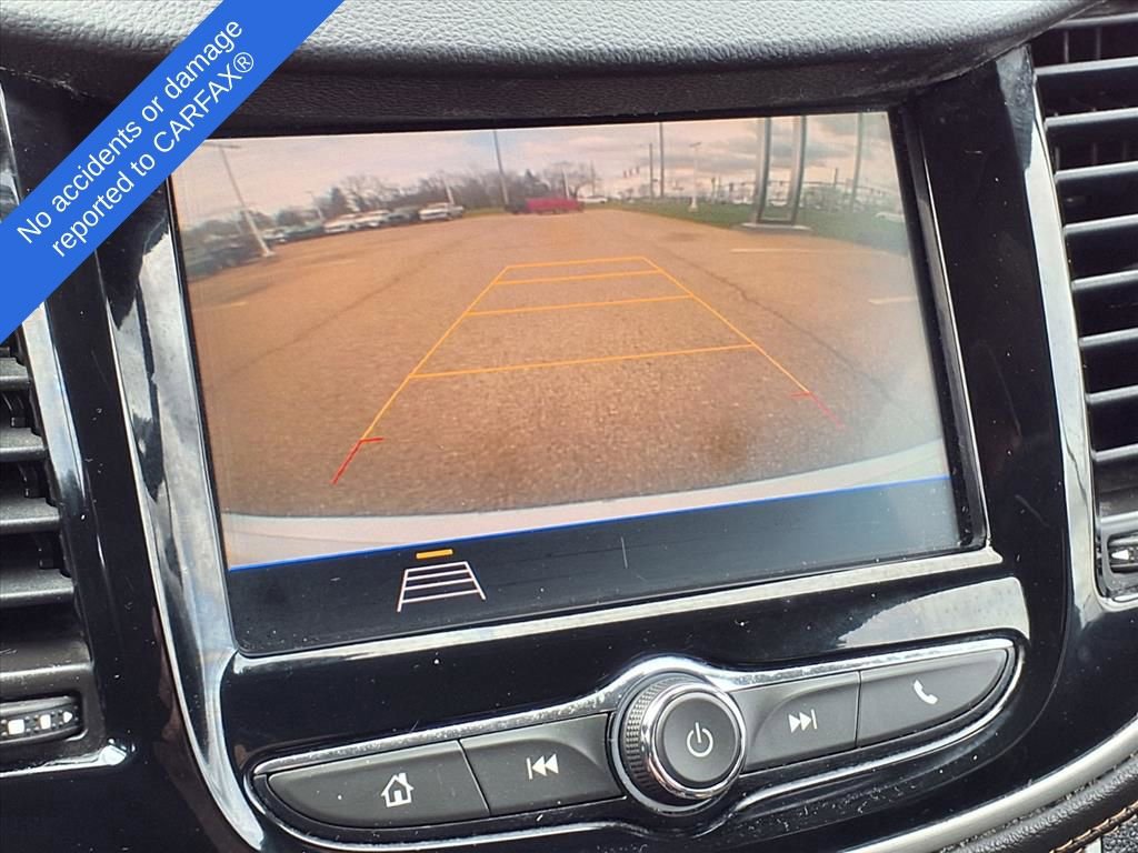 Used 2019 Chevrolet Trax LT w/ LT Convenience Package AWD/4WD image 24