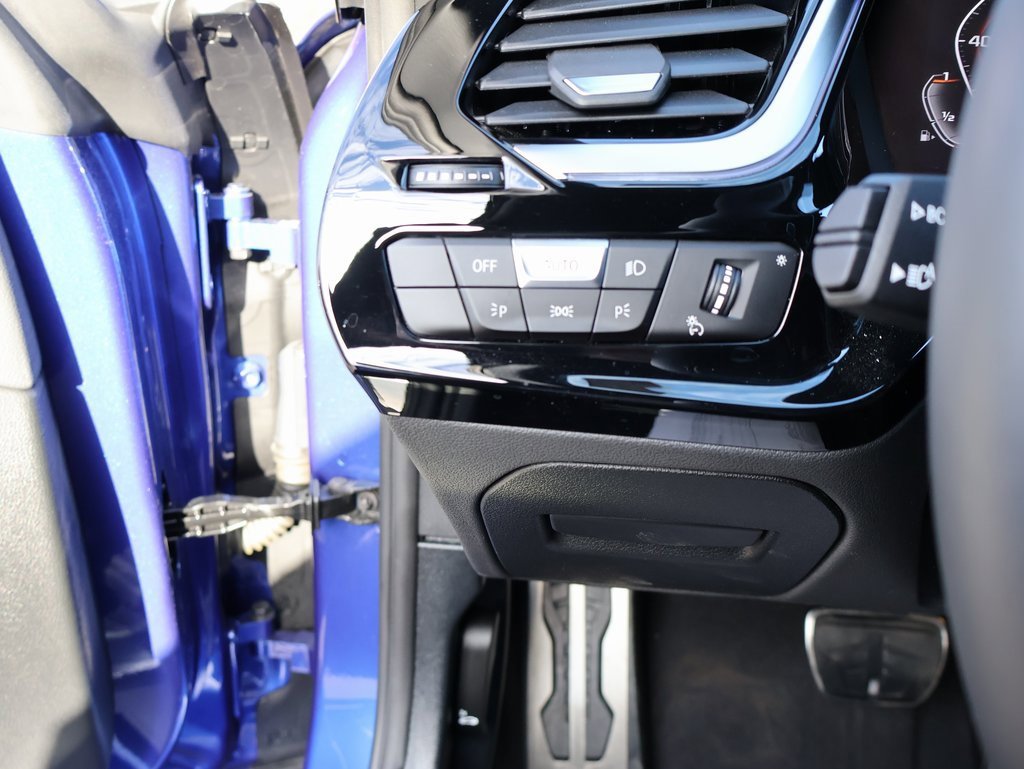 Used 2024 BMW Z4 M40i w/ Premium Package image 35