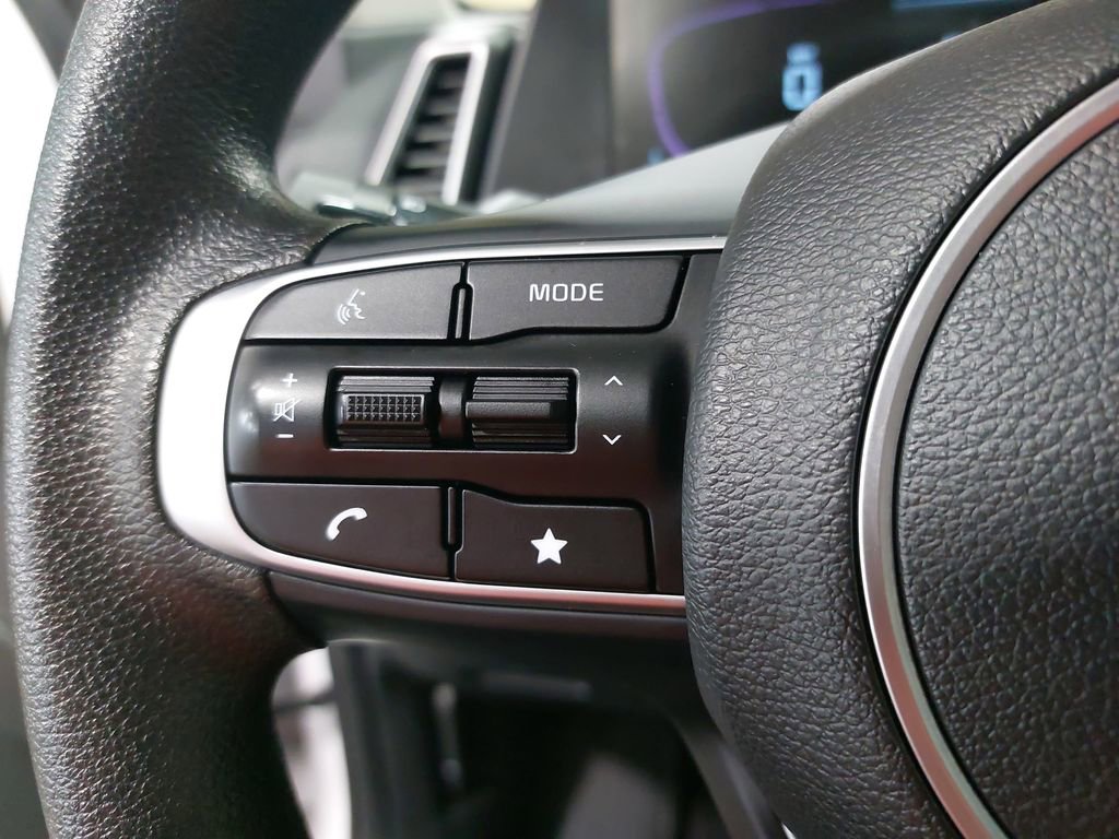 Used 2025 Kia Sportage LX image 16