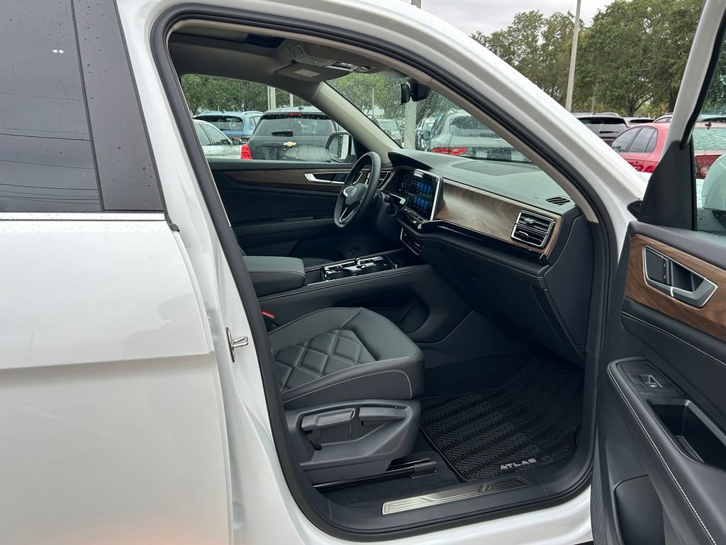 Certified 2026 Volkswagen Atlas SE FWD image 35