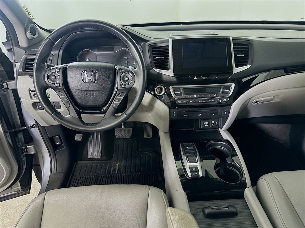 Used 2017 Honda Pilot Touring image 18