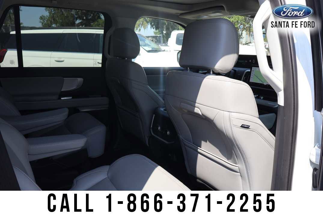 Used 2025 Ford Expedition Active RWD image 21