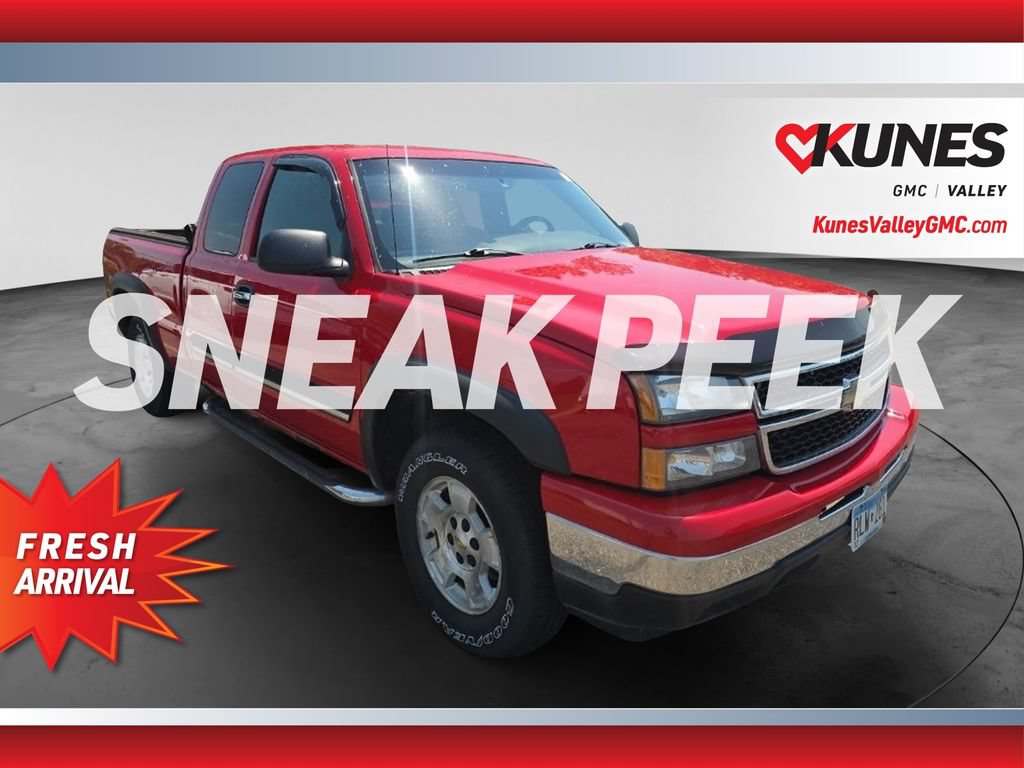 Used 2007 Chevrolet Silverado 1500 LT w/ Extended Cab Value Package AWD/4WD image 1