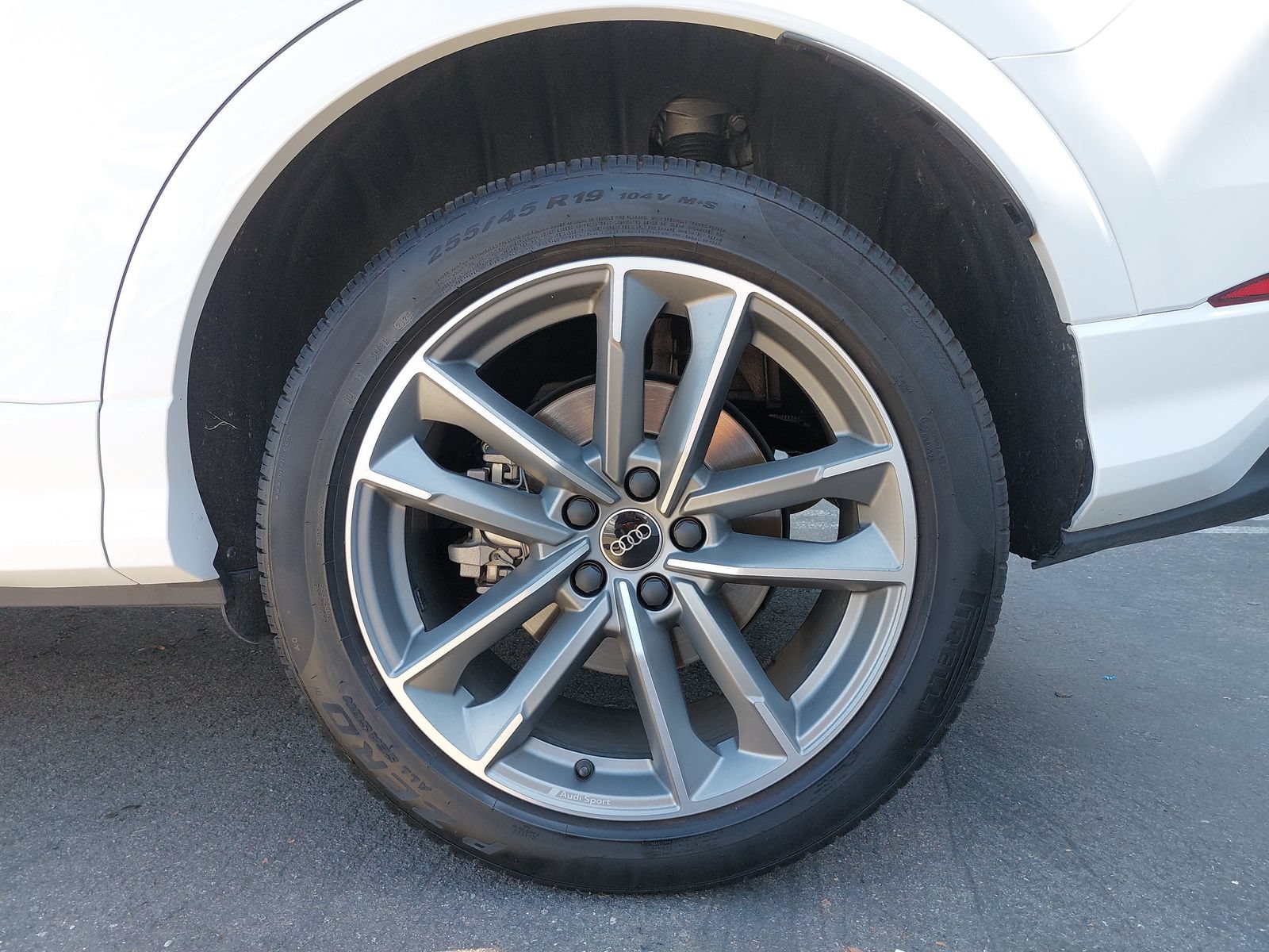 Certified 2025 Audi Q3 2.0T Premium w/ Convenience Package AWD/4WD image 37