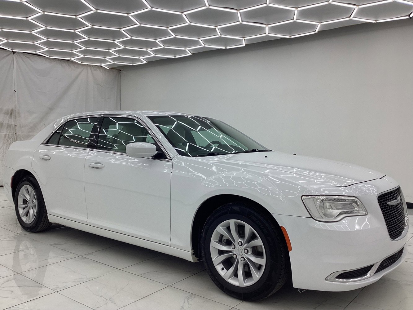 Used 2021 Chrysler 300 Touring image 7
