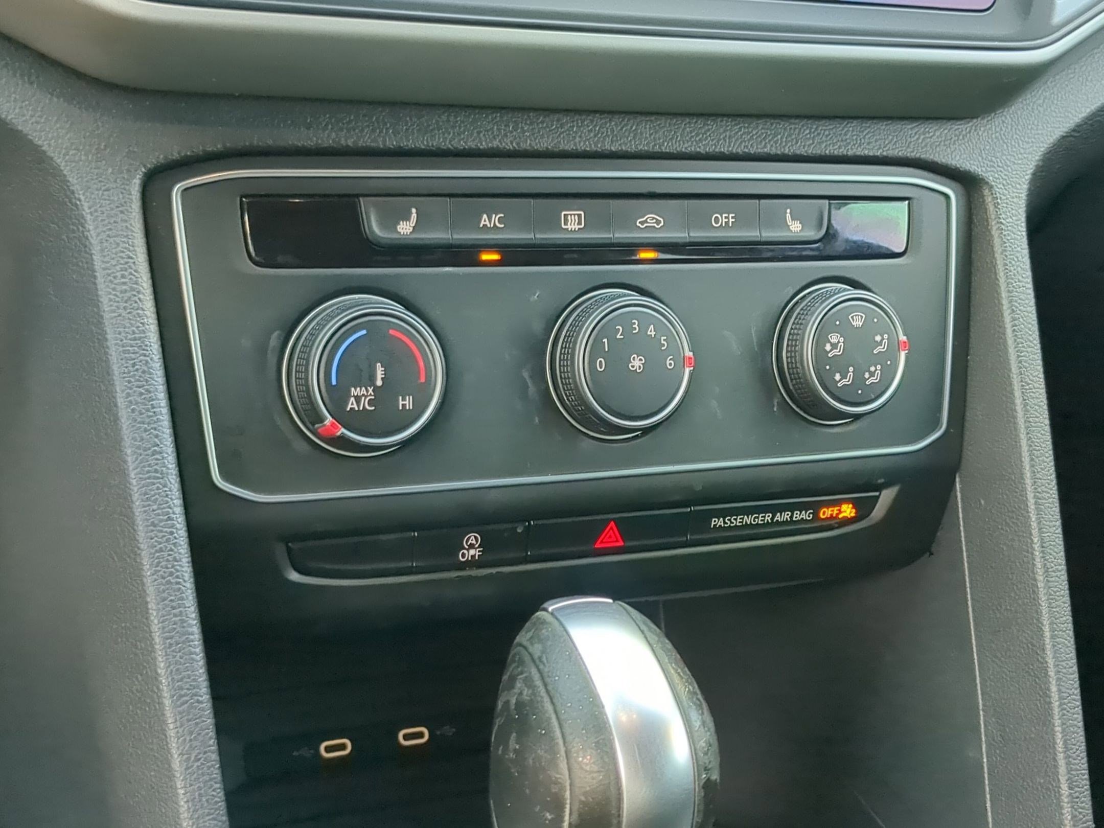 Used 2023 Volkswagen Atlas Cross Sport SE image 17