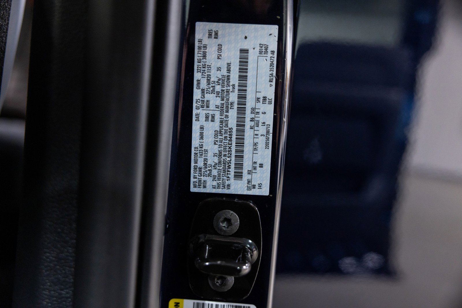 Used 2025 Ford F150 Lariat w/ Equipment Group 501A Mid image 47