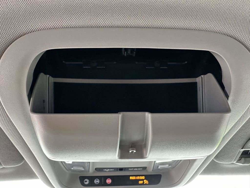 Used 2023 GMC Terrain SLE w/ Driver Convenience Package image 36