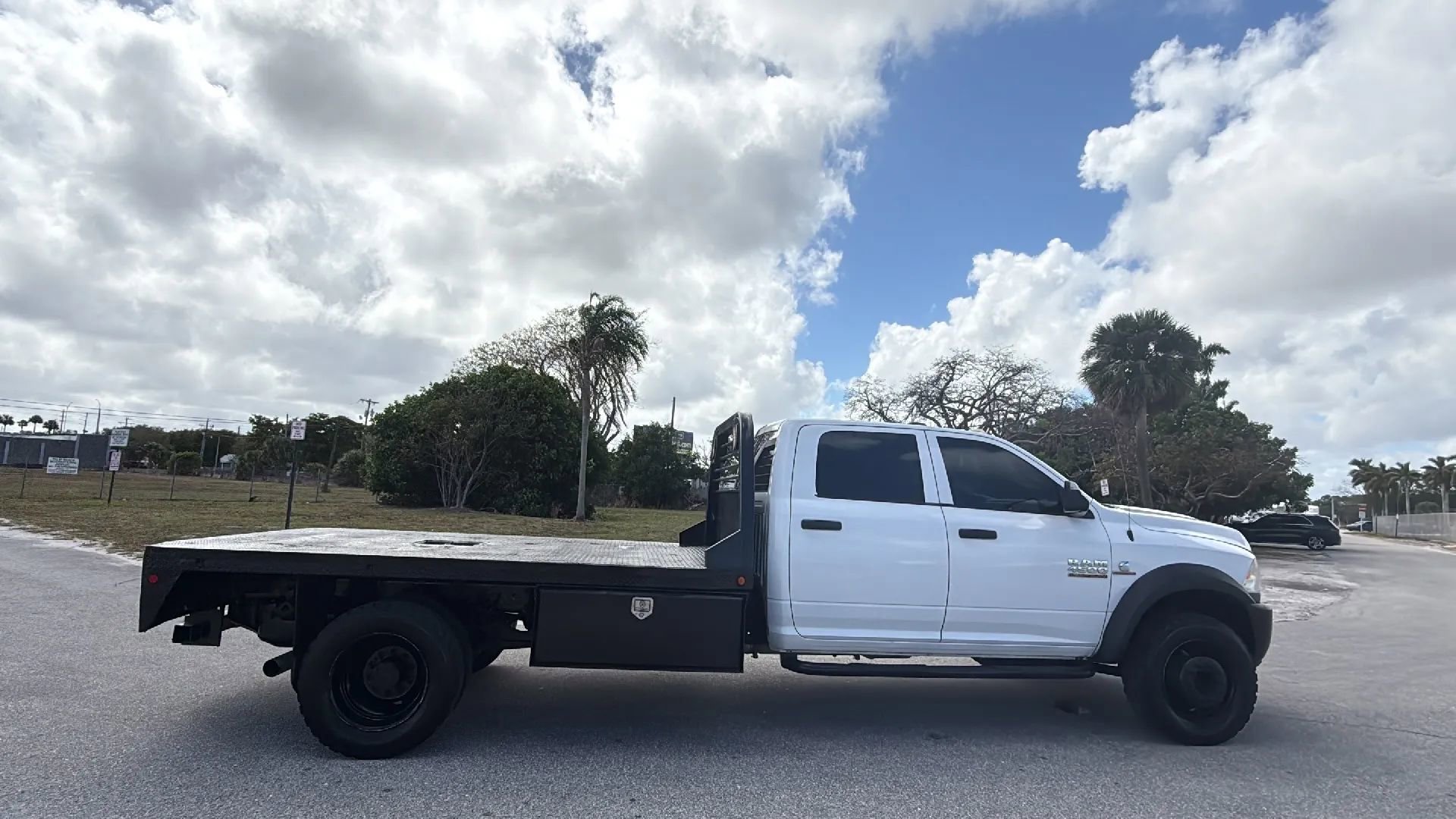 Used 2015 RAM 4500 Tradesman w/ Chrome Appearance Group image 8