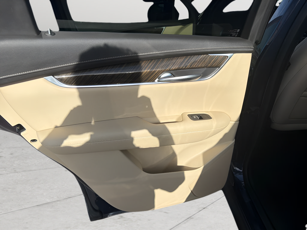 Used 2019 Cadillac XT5 FWD image 19