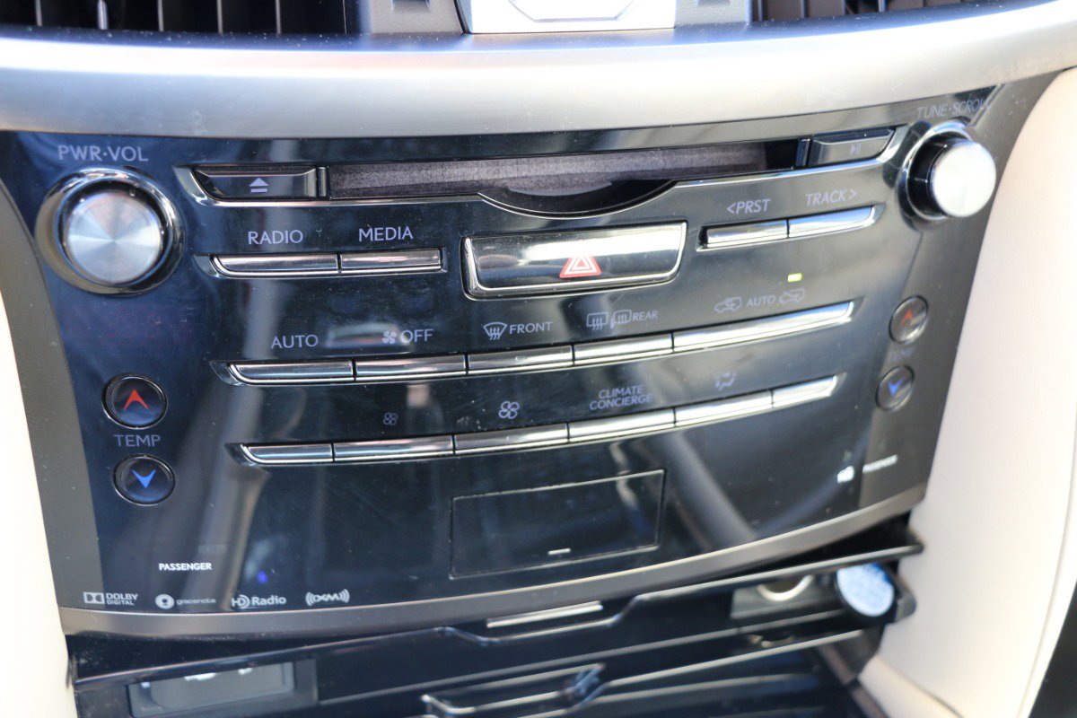 Used 2018 Lexus LX 570 4WD image 24