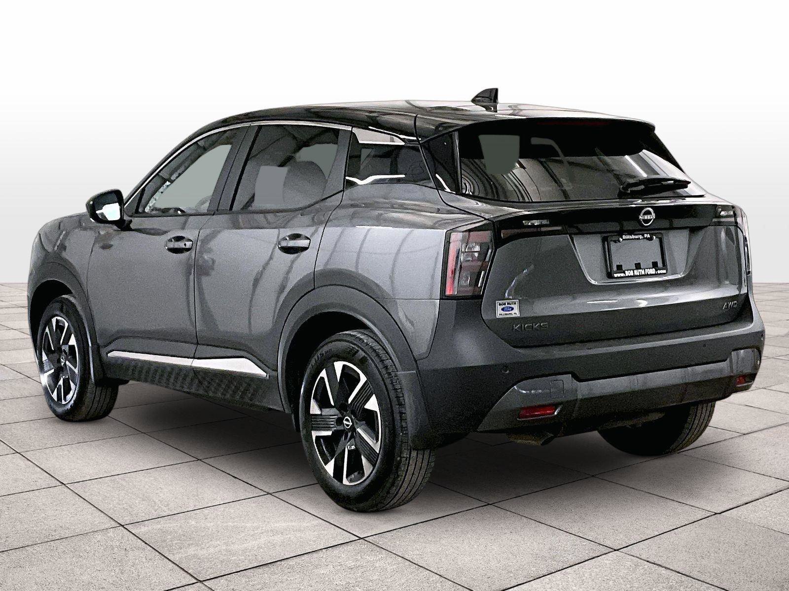 Used 2025 Nissan Kicks SV image 10