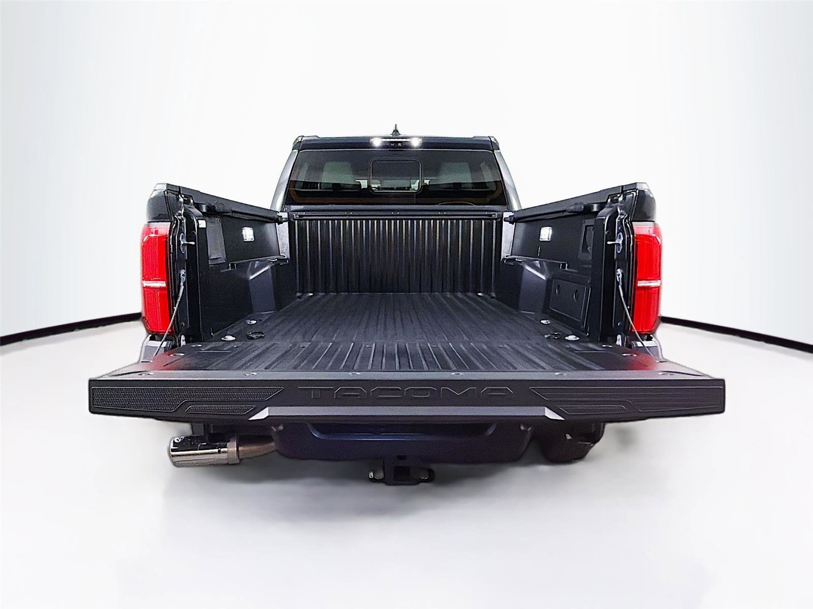 Used 2024 Toyota Tacoma Limited w/ Limited Package (LT) image 25