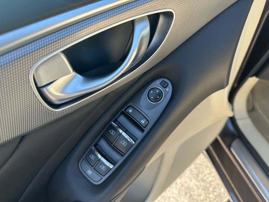 Used 2014 INFINITI Q50 Premium w/ Navigation Package image 22