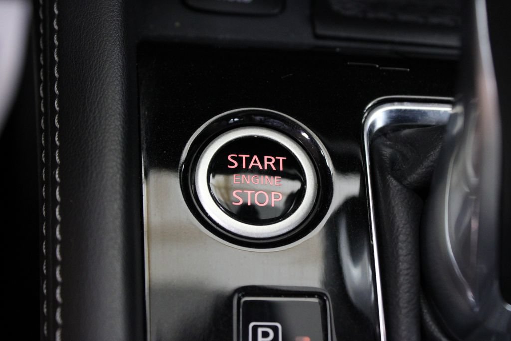 Used 2024 Nissan Kicks SR FWD image 12
