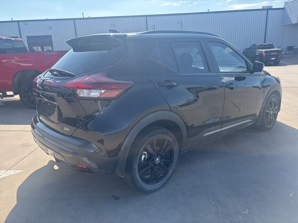 Used 2021 Nissan Kicks SR w/ SR Premium Package image 5