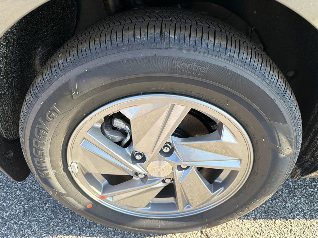 New 2026 Hyundai Elantra SE image 17