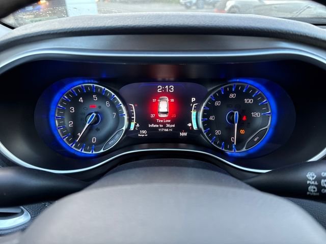 Used 2017 Chrysler Pacifica Limited w/ UConnect Theater Package image 19