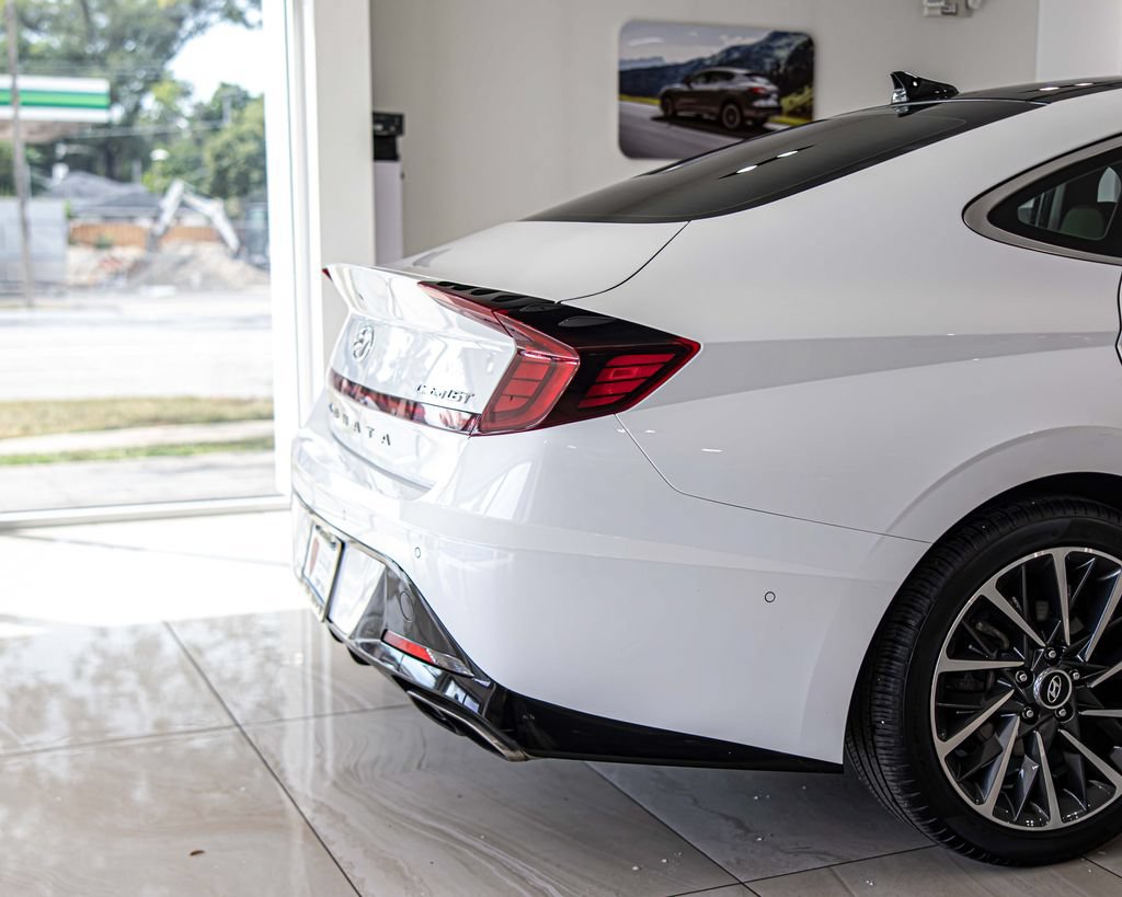 Used 2022 Hyundai Sonata Limited w/ Cargo Package FWD image 12