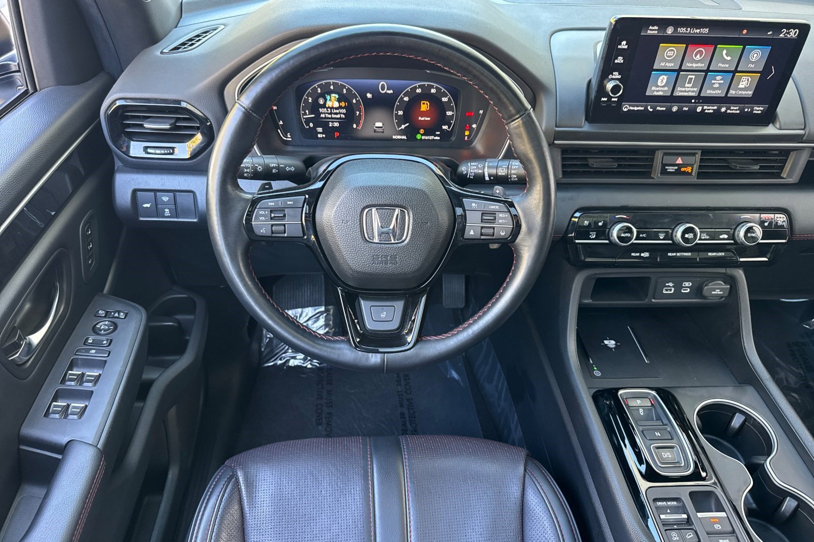Used 2025 Honda Pilot Black Edition image 33
