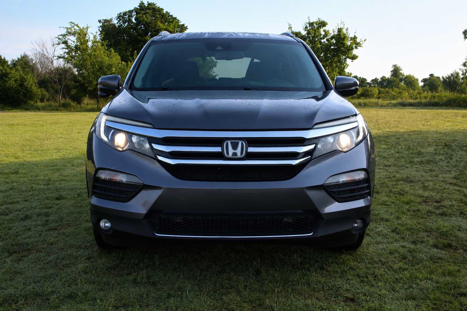 Used 2017 Honda Pilot Touring image 3