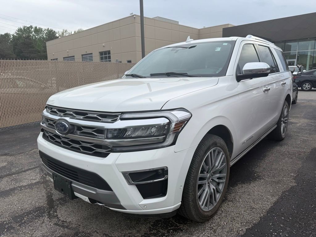 Used 2022 Ford Expedition Platinum AWD/4WD image 5